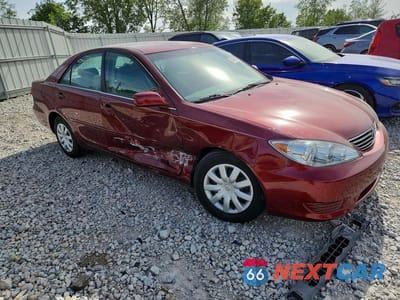 Czwarte zdjęcie samochodu z boku: 2005 TOYOTA CAMRY LE VIN:4T1BE30K95U400132 - miniatura