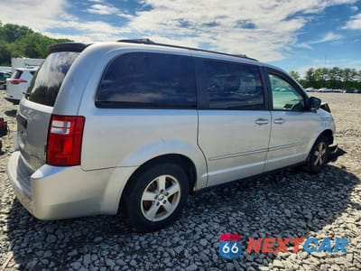 Trzecie zdjęcie samochodu z tyłu: 2010 DODGE GRAND CARAVAN SE VIN:2D4RN4DEXAR181575 - miniatura