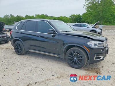 Czwarte zdjęcie samochodu z boku: 2018 BMW X5 XDRIVE35I VIN:5UXKR0C5XJL074272 - miniatura