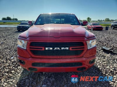 Piąte zdjęcie samochodu w środku: 2020 RAM 1500 BIG HORN VIN:1C6SRFFT5LN110348 - miniatura