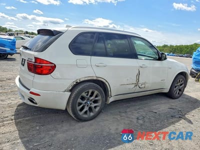 Trzecie zdjęcie samochodu z tyłu: 2013 BMW X5 XDRIVE35I VIN:5UXZV4C53D0E03002 - miniatura