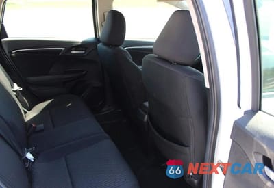 Zdjęcie 6 z 10 samochodu: 2019 HONDA FIT EX VIN:3HGGK5H80KM731139 - miniatura