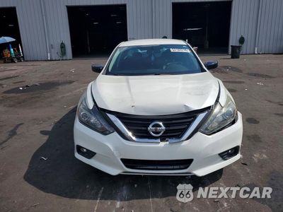 Piąte zdjęcie samochodu w środku: 2017 NISSAN ALTIMA 2.5 SR VIN:1N4AL3AP1HC200040 - miniatura