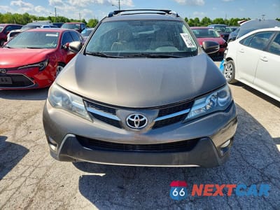 Piąte zdjęcie samochodu w środku: 2014 TOYOTA RAV4 XLE VIN:JTMRFREV4ED081762 - miniatura