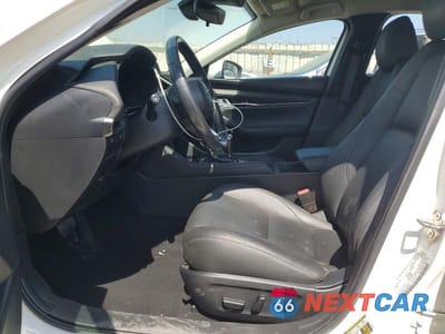Zdjęcie 7 z 13 samochodu: 2019 MAZDA 3 PREFERRED VIN:3MZBPADL7KM105467 - miniatura
