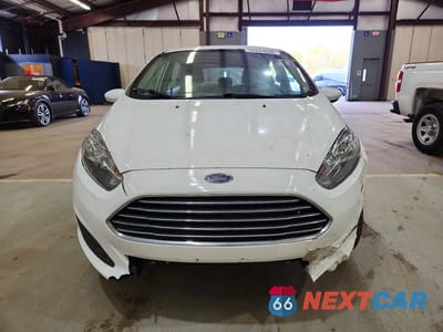 Piąte zdjęcie samochodu w środku: 2018 FORD FIESTA SE VIN:3FADP4EJ8JM100549 - miniatura