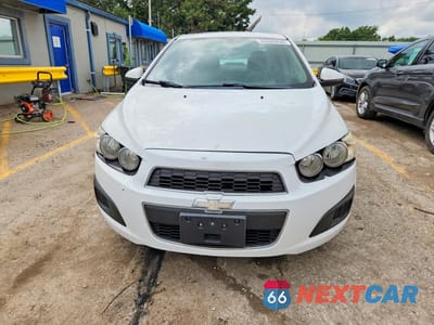 Piąte zdjęcie samochodu w środku: 2014 CHEVROLET SONIC LT VIN:1G1JC5SH5E4208718 - miniatura