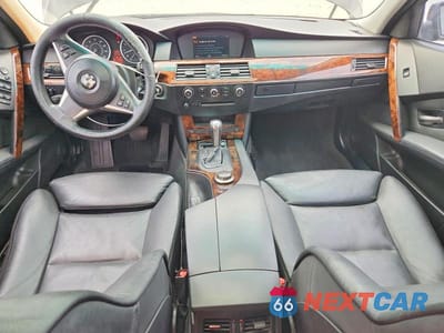 Zdjęcie 8 z 12 samochodu: 2007 BMW 530 XI VIN:WBANF73557CU27491 - miniatura