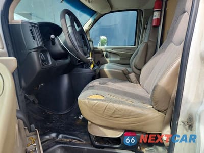 Zdjęcie 7 z 13 samochodu: 2005 CHEVROLET EXPRESS BOX TRUCK VIN:1GBHG31U051189028 - miniatura