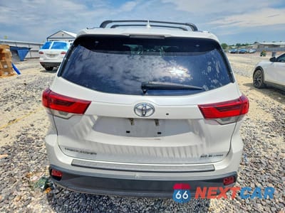 Zdjęcie 6 z 12 samochodu: 2019 TOYOTA HIGHLANDER XLE VIN:5TDJZRFH3KS998009 - miniatura