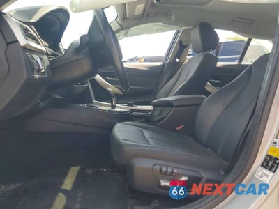 Zdjęcie 7 z 12 samochodu: 2017 BMW 320 XI VIN:WBA8E5G52HNU23077 - miniatura