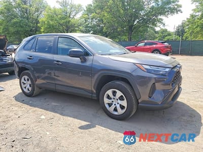Czwarte zdjęcie samochodu z boku: 2023 TOYOTA RAV4 LE VIN:2T3H1RFV8PC237852 - miniatura