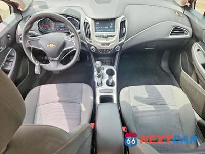 Zdjęcie 8 z 12 samochodu: 2018 CHEVROLET CRUZE LS VIN:1G1BC5SM1J7138063 - miniatura