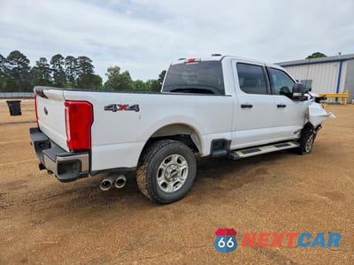 Trzecie zdjęcie samochodu z tyłu: 2025 FORD F250 SUPER DUTY VIN:1FT7W2BT3SEC60057 - miniatura