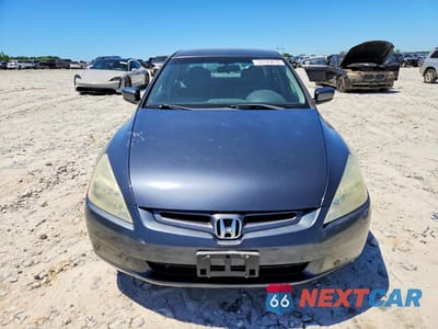 Piąte zdjęcie samochodu w środku: 2005 HONDA ACCORD LX VIN:1HGCM56415A073258 - miniatura