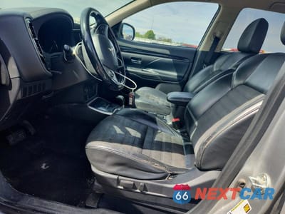 Zdjęcie 7 z 13 samochodu: 2019 MITSUBISHI OUTLANDER SE VIN:JA4AZ3A3XKJ001684 - miniatura