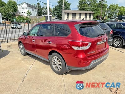 Trzecie zdjęcie samochodu z tyłu: 2014 NISSAN PATHFINDER S VIN:5N1AR2MN7EC728606 - miniatura