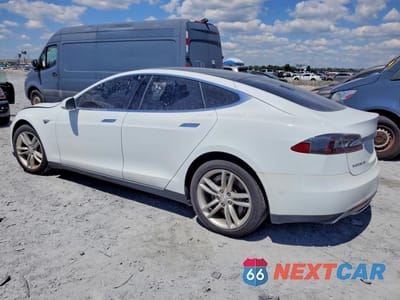 Drugie zdjęcie samochodu z przodu: 2014 TESLA MODEL S VIN:5YJSA1S13EFP65505 - miniatura