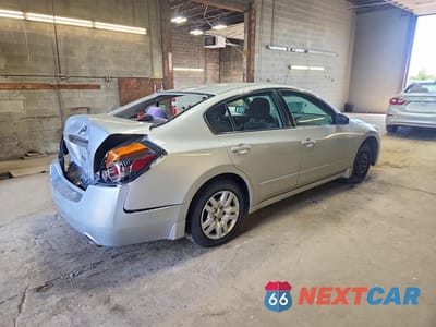 Trzecie zdjęcie samochodu z tyłu: 2012 NISSAN ALTIMA 2.5 VIN:1N4AL2AP6CC259331 - miniatura