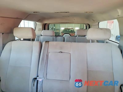 Zdjęcie 10 z 13 samochodu: 2008 CHEVROLET SUBURBAN K2500 VIN:3GNGK26K38G191442 - miniatura