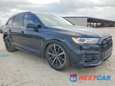 Czwarte zdjęcie samochodu z boku: 2021 AUDI Q7 PREMIUM PLUS VIN:WA1LXAF74MD018481 - miniatura