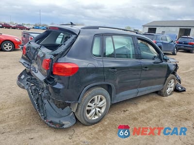 Trzecie zdjęcie samochodu z tyłu: 2017 VOLKSWAGEN TIGUAN S VIN:WVGAV7AX4HK000203 - miniatura