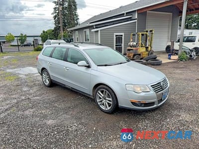 2008 VOLKSWAGEN PASSAT WAGON LUX WVWTK73C78E163099 - główne zdjęcie licytacji z USA - miniatura