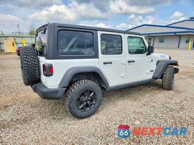 Trzecie zdjęcie samochodu z tyłu: 2022 JEEP WRANGLER UNLIMITED SPORT VIN:1C4HJXDG0NW176051 - miniatura