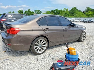 Trzecie zdjęcie samochodu z tyłu: 2013 BMW 328 XI VIN:WBA3B3C51DJ698082 - miniatura