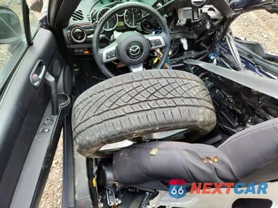 Zdjęcie 8 z 12 samochodu: 2006 MAZDA MX-5 MIATA VIN:JM1NC25F760110204 - miniatura