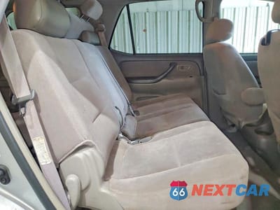 Zdjęcie 11 z 13 samochodu: 2004 TOYOTA SEQUOIA SR5 VIN:5TDBT44A74S217266 - miniatura