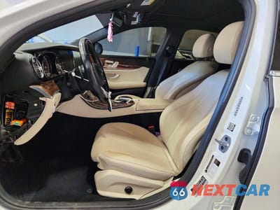 Zdjęcie 7 z 13 samochodu: 2019 MERCEDES-BENZ E 300 4MATIC VIN:WDDZF4KB7KA526320 - miniatura