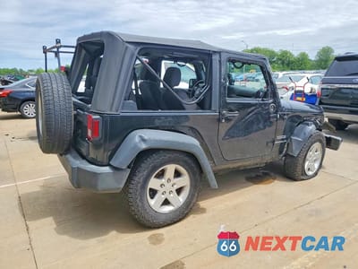 Trzecie zdjęcie samochodu z tyłu: 2017 JEEP WRANGLER SPORT VIN:1C4AJWAGXHL619215 - miniatura