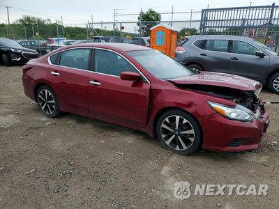 Czwarte zdjęcie samochodu z boku: 2018 NISSAN ALTIMA 2.5 SR VIN:1N4AL3AP4JC121659 - miniatura