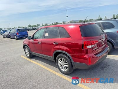 Trzecie zdjęcie samochodu z tyłu: 2014 KIA SORENTO LX VIN:5XYKT3A68EG514040 - miniatura
