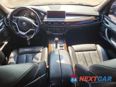 Zdjęcie 8 z 13 samochodu: 2015 BMW X5 XDRIVE50I VIN:5UXKR6C51F0J77611 - miniatura