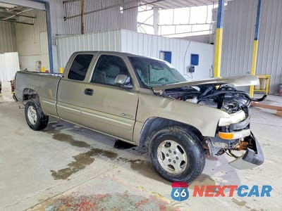 Czwarte zdjęcie samochodu z boku: 2000 CHEVROLET SILVERADO C1500 VIN:2GCEC19T3Y1310420 - miniatura