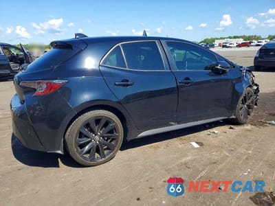 Trzecie zdjęcie samochodu z tyłu: 2022 TOYOTA COROLLA HATCHBACK SE NIGHTSHADE EDITION VIN:JTND4MBE2N3151011 - miniatura