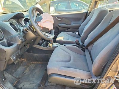 Zdjęcie 7 z 12 samochodu: 2013 HONDA FIT VIN:JHMGE8H38DC047664 - miniatura