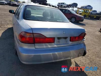 Zdjęcie 6 z 12 samochodu: 2000 HONDA ACCORD DX VIN:1HGCF8548YA803328 - miniatura