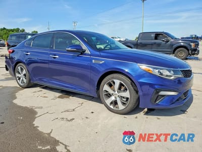 Czwarte zdjęcie samochodu z boku: 2020 KIA OPTIMA S VIN:5XXGT4L34LG419605 - miniatura