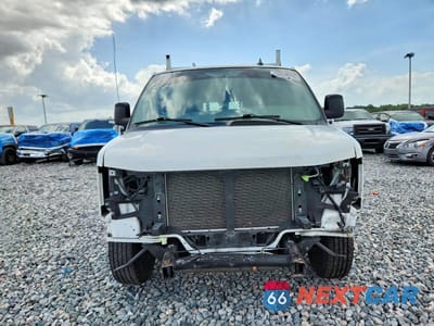 Piąte zdjęcie samochodu w środku: 2022 CHEVROLET EXPRESS G2500 VIN:1GCWGAFPXN1194120 - miniatura