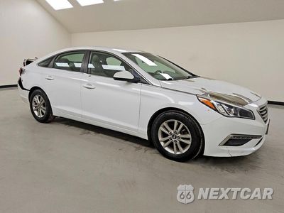 Czwarte zdjęcie samochodu z boku: 2015 HYUNDAI SONATA SE VIN:5NPE24AF8FH004805 - miniatura