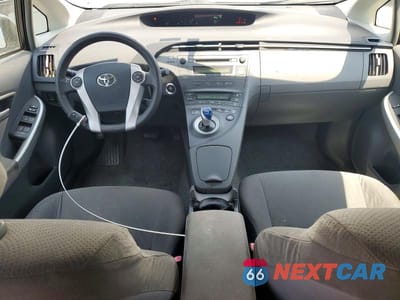 Zdjęcie 8 z 12 samochodu: 2010 TOYOTA PRIUS II VIN:JTDKN3DU8A1298575 - miniatura