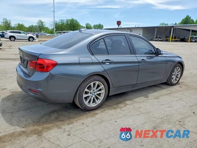 Trzecie zdjęcie samochodu z tyłu: 2016 BMW 320 XI VIN:WBA8E5G51GNT94055 - miniatura