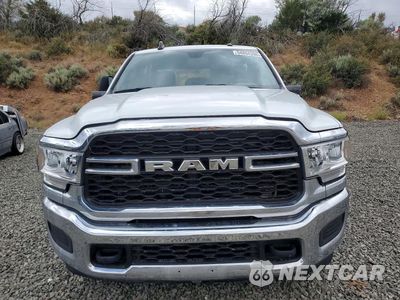 Piąte zdjęcie samochodu w środku: 2023 RAM 2500 TRADESMAN VIN:3C6UR5CL6PG538970 - miniatura