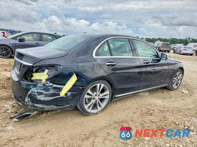 Trzecie zdjęcie samochodu z tyłu: 2018 MERCEDES-BENZ C 300 VIN:55SWF4JB0JU278964 - miniatura