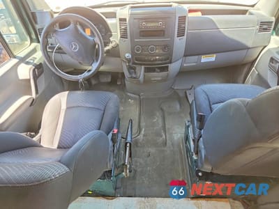 Zdjęcie 8 z 12 samochodu: 2014 MERCEDES-BENZ SPRINTER 3500 VIN:WDAPF4CC5E5832229 - miniatura