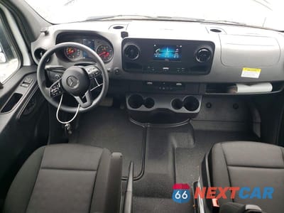 Zdjęcie 8 z 12 samochodu: 2023 MERCEDES BENZ SPRINTER 2500 DELIVERY VAN VIN:W1Y4KDHY2PT123719 - miniatura