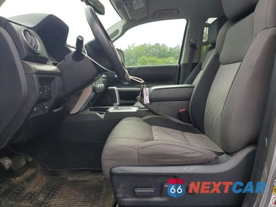 Zdjęcie 7 z 12 samochodu: 2017 TOYOTA TUNDRA SR5 VIN:5TFDW5F10HX625420 - miniatura